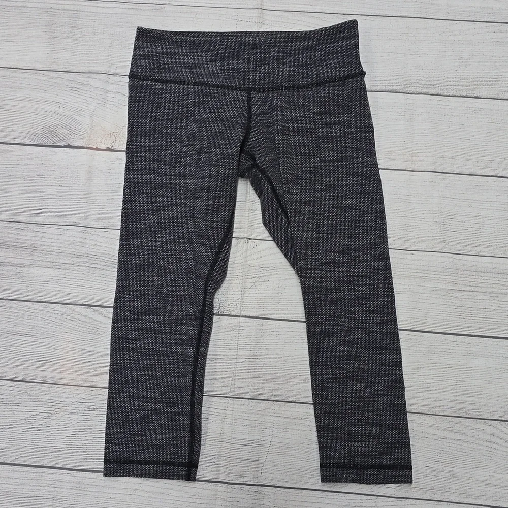 Lululemon Crop 17
